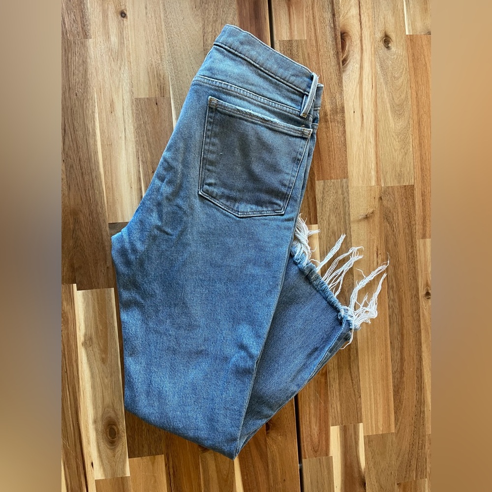 FRAME perfect condition straight leg distressed jeans. Size 30